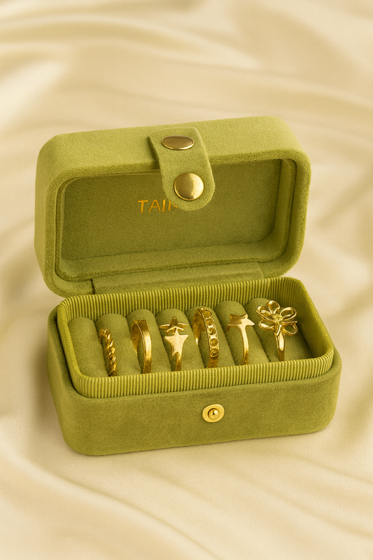 ✨ Boîte à Bijoux en Velours Vert avec Bagues Dorée